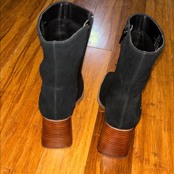 Crown Vintage Black Block Heeled Boots - Picture 8 of 9